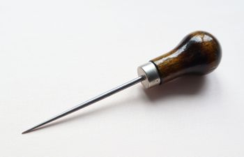 A Useful Guide to Different Types of Bookbinding Awls
