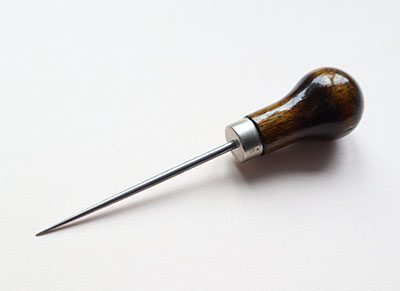 A Useful Guide to Different Types of Bookbinding Awls
