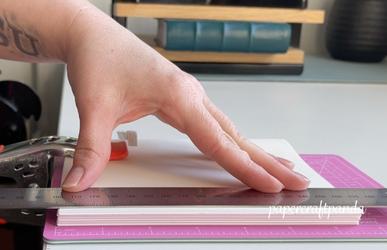 How to use the paper cutter 